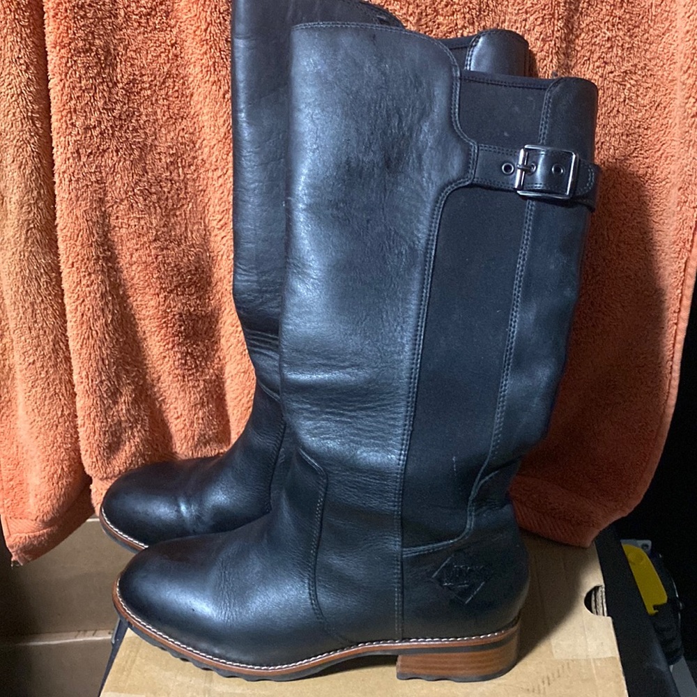 Muck leather boots